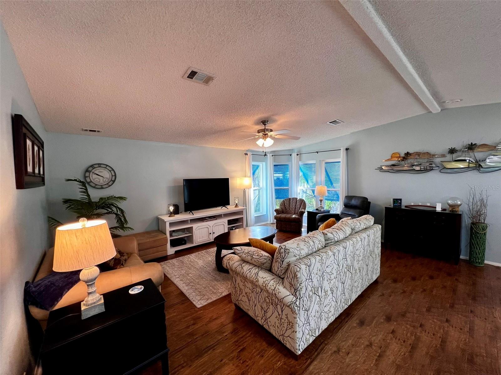 BUTTONWOOD VILLAGE - Residential