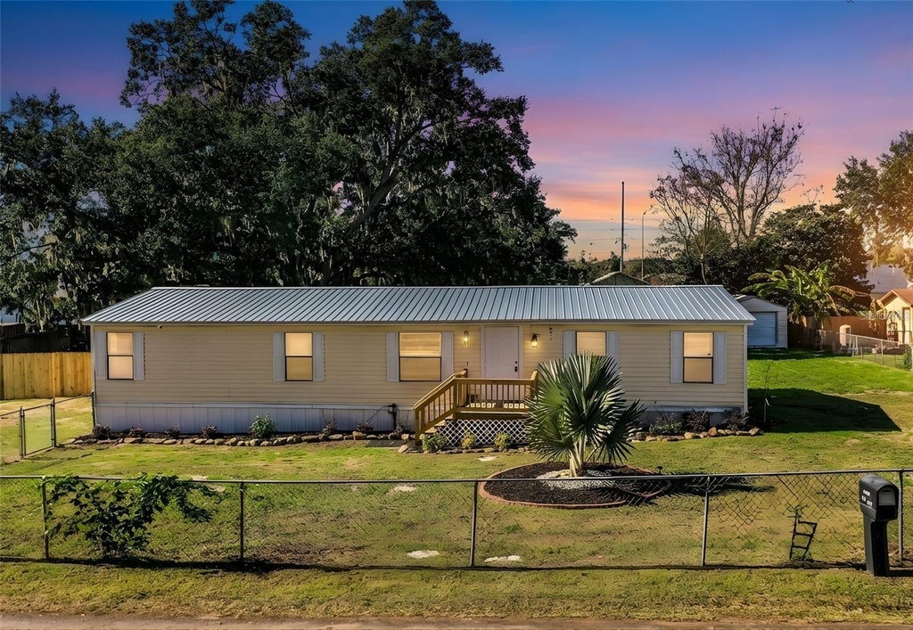 Photo of 6416 Shiflett Avenue, Lakeland, FL 33810 (MLS # B4902393)