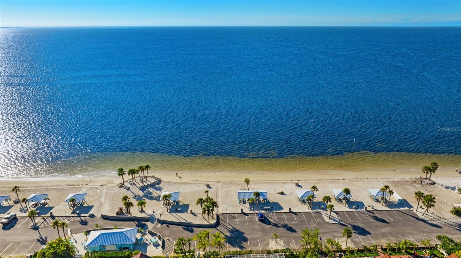 FLOR A MAR - Residential