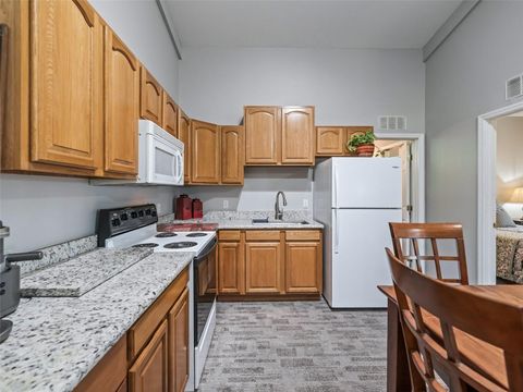 Tiny photo for 402 SW 127th Place, Ocala, FL 34473 (MLS # OM702468)