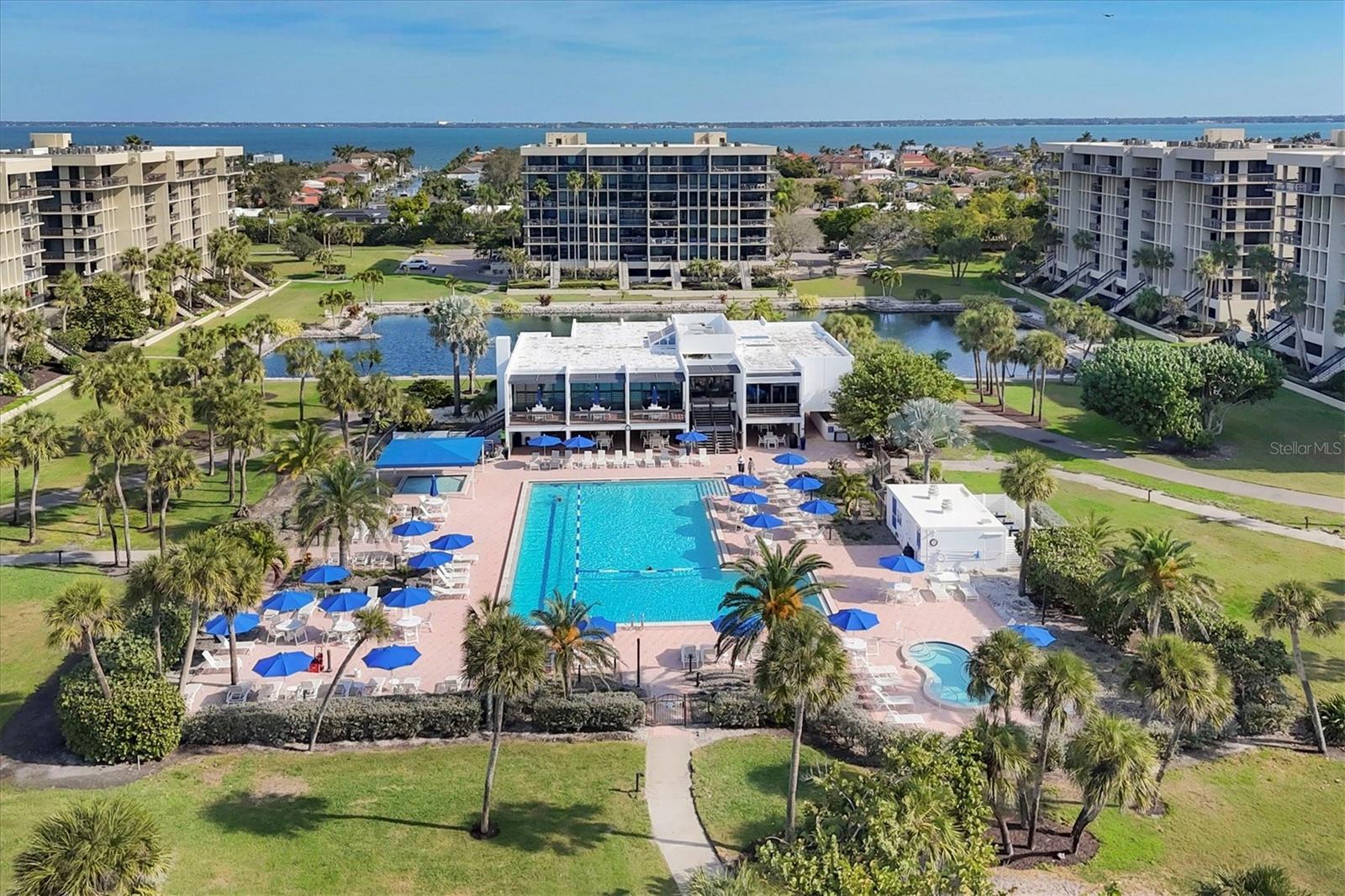 BEACHPLACE 1 - Residential