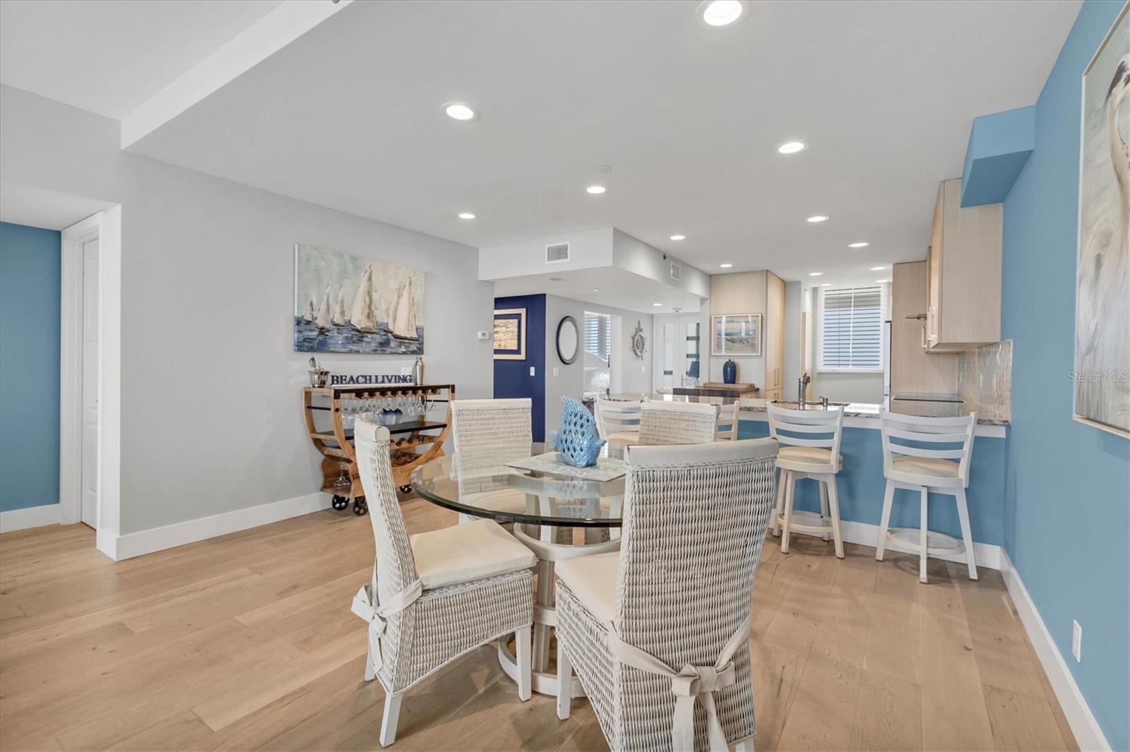 BEACHPLACE 1 - Residential