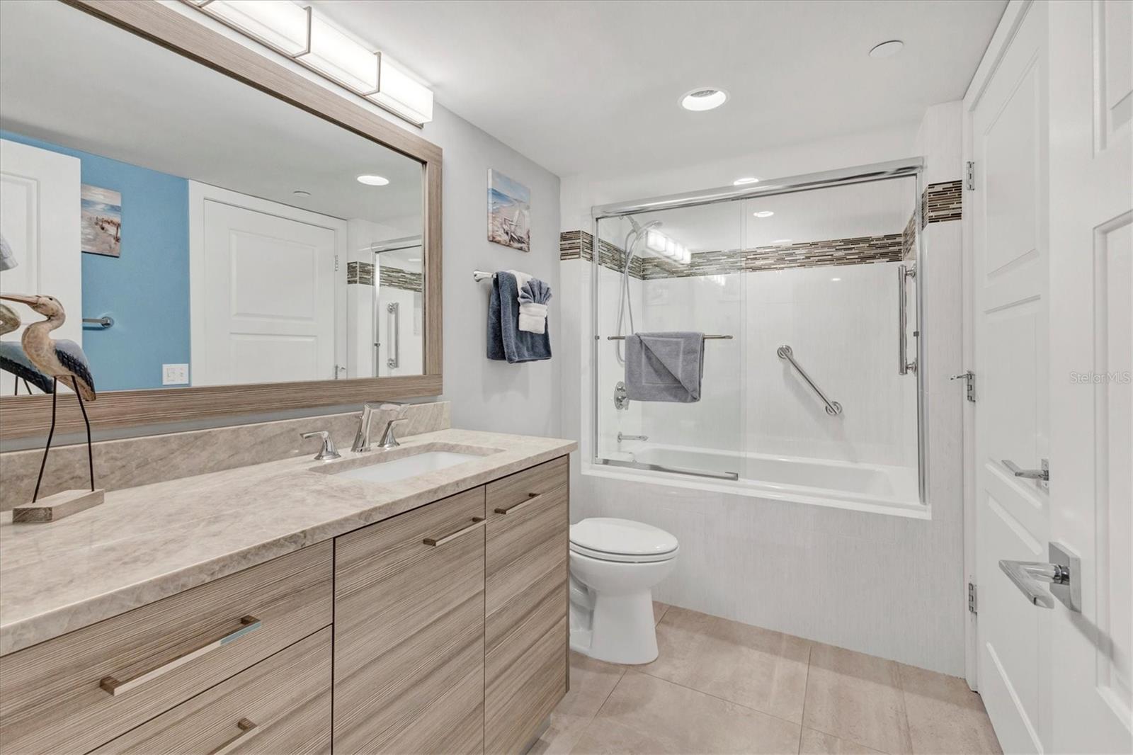 BEACHPLACE 1 - Residential