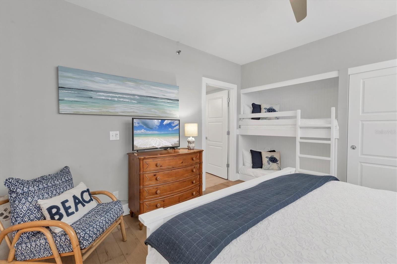 BEACHPLACE 1 - Residential