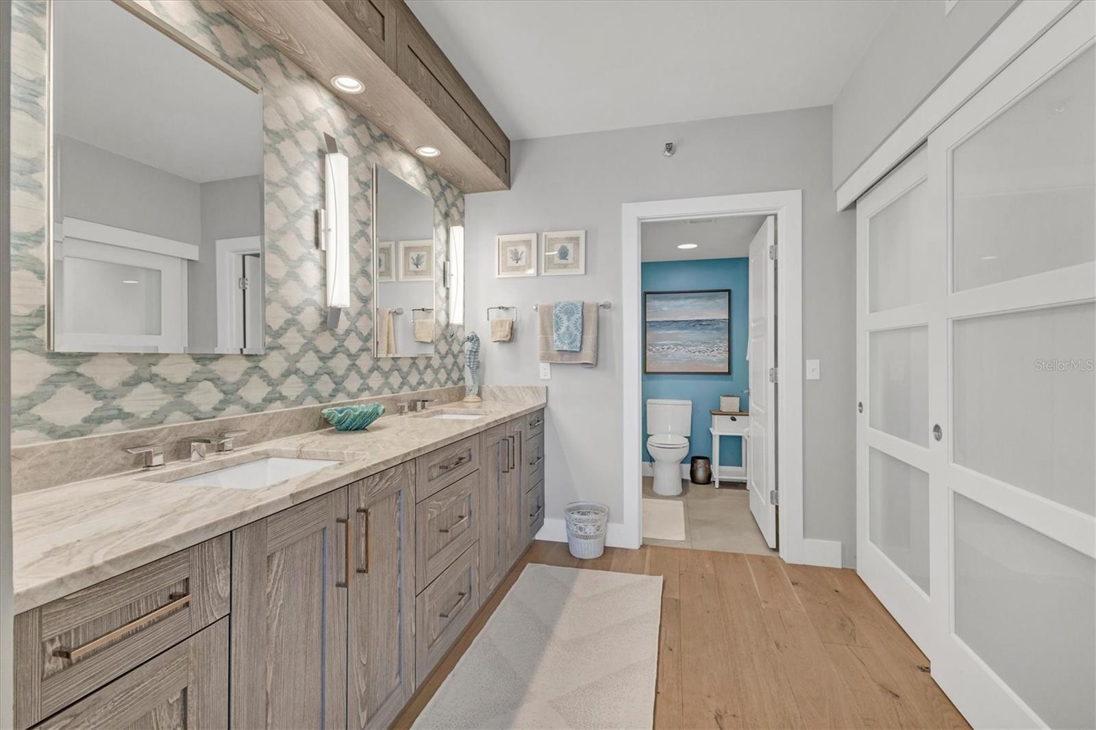 BEACHPLACE 1 - Residential