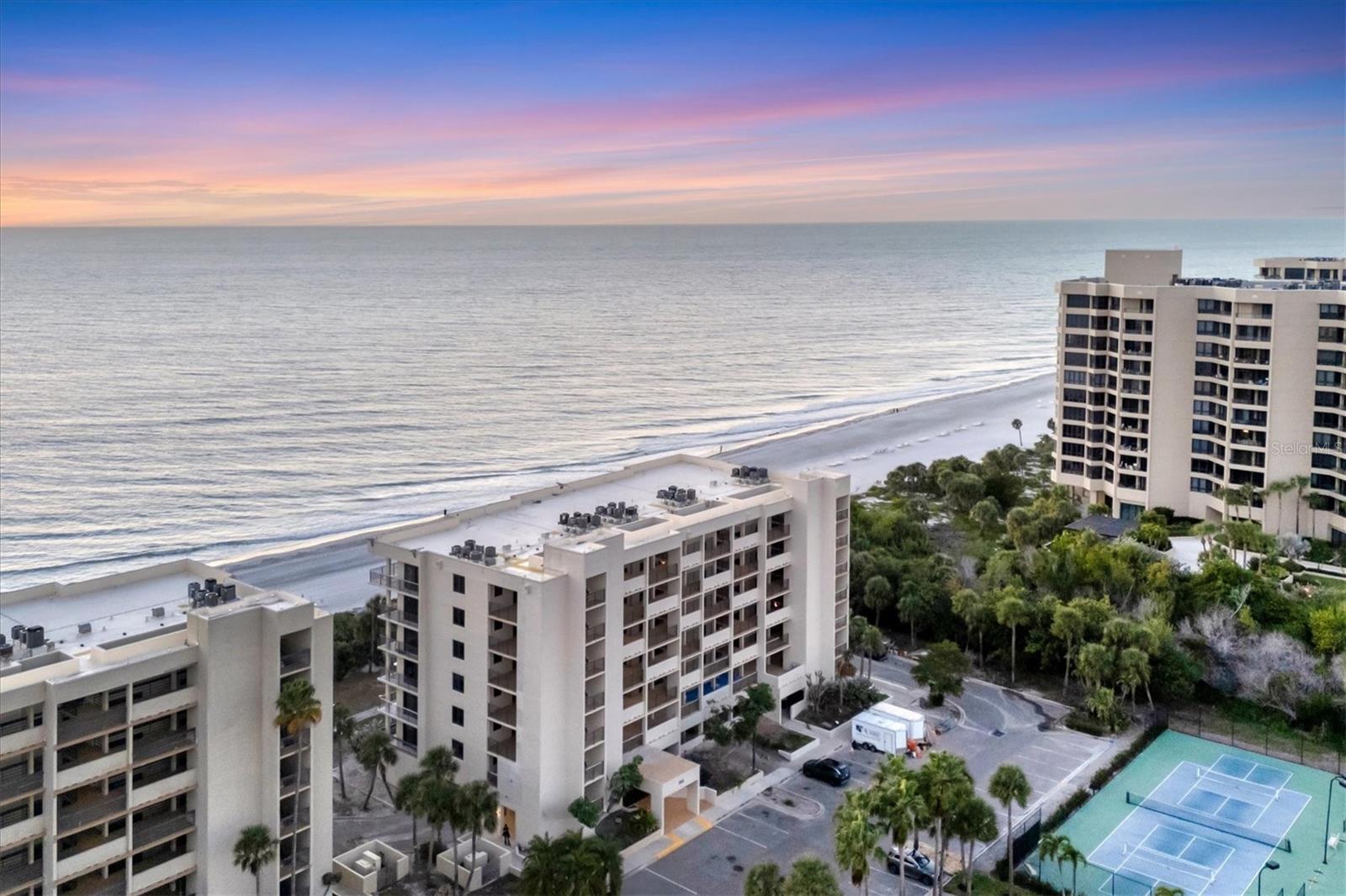 BEACHPLACE 1 - Residential