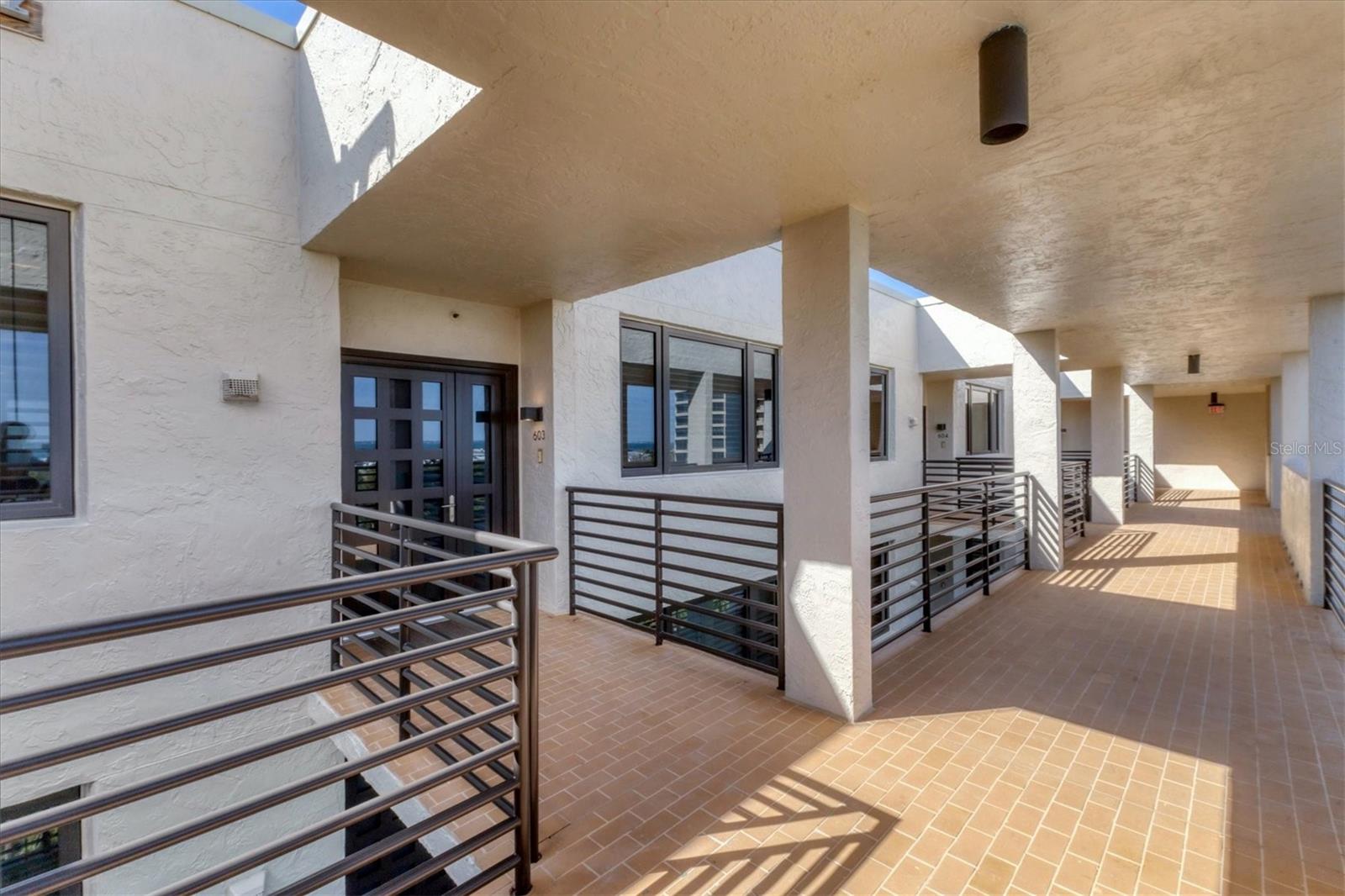 BEACHPLACE 1 - Residential