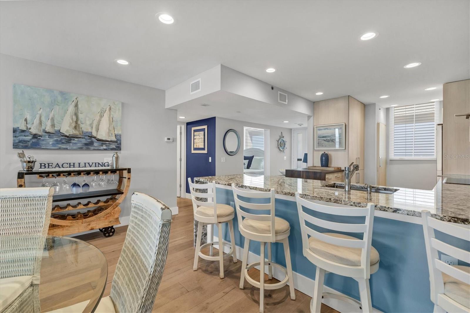 BEACHPLACE 1 - Residential