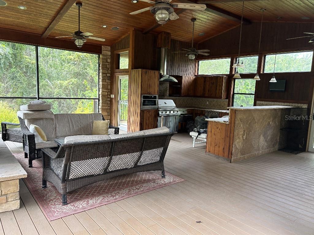 412 PINE BLUFF DRIVE