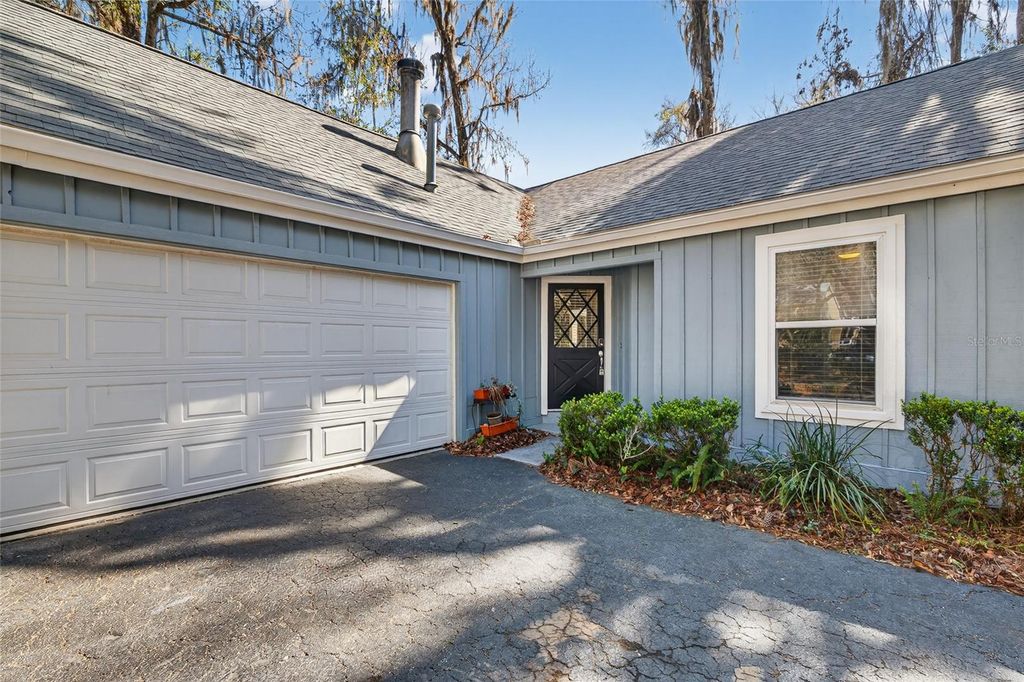 Photo of 8407 SW 46th Lane, Gainesville, FL 32608 (MLS # GC536445)