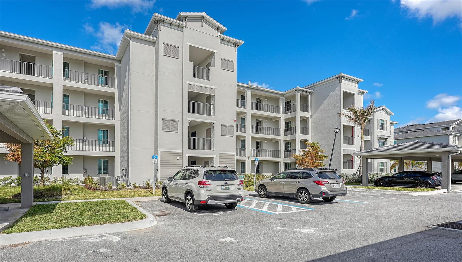 WELLEN PARK GOLF & COUNTRY CLUB - Residential Lease