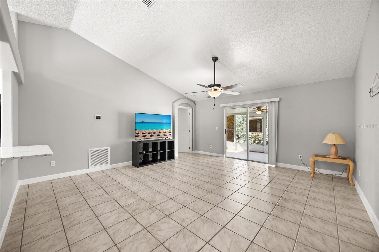 1122 HACKBERRY DRIVE