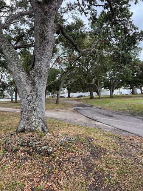 A home in ELLENTON