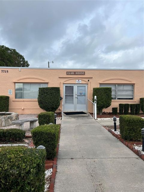 A home in ELLENTON