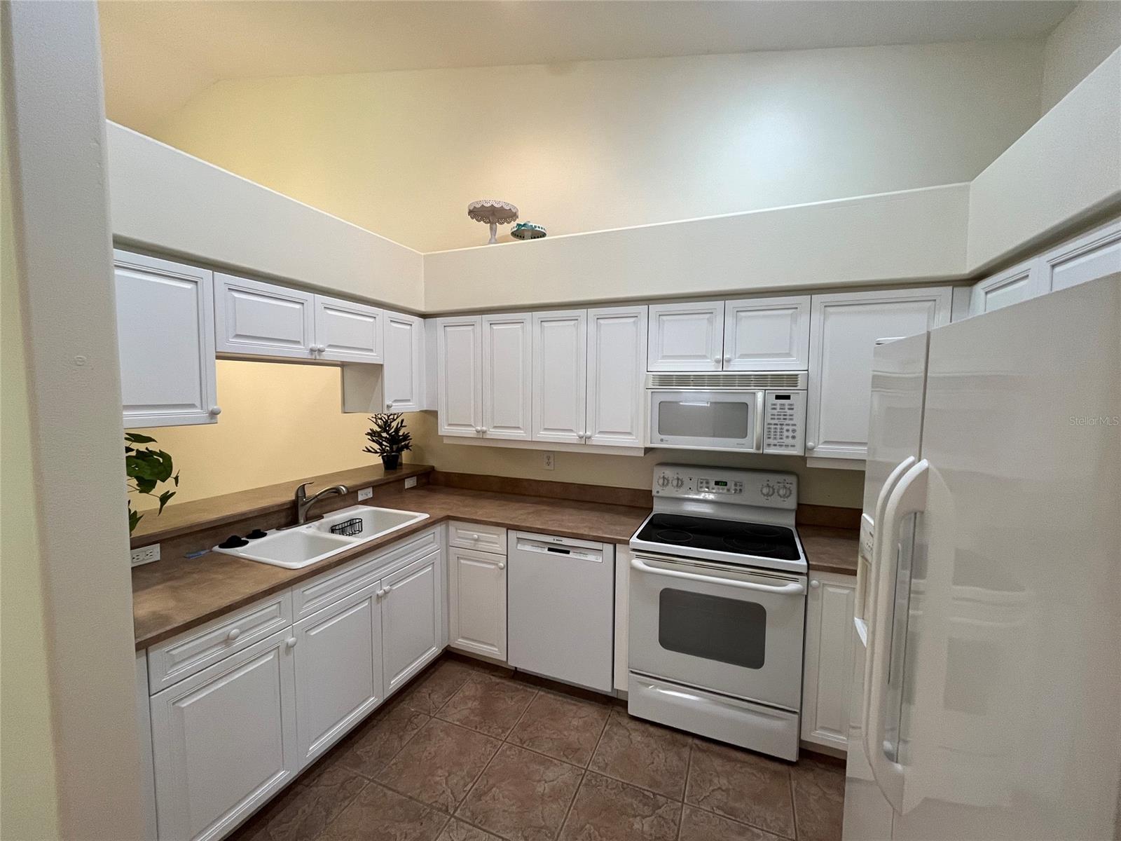 Royal Palm Pud Ph 02 - Residential Lease