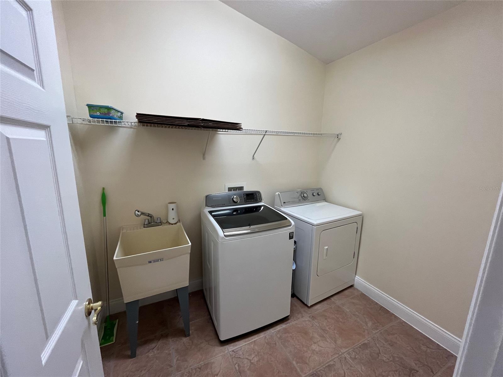 Royal Palm Pud Ph 02 - Residential Lease