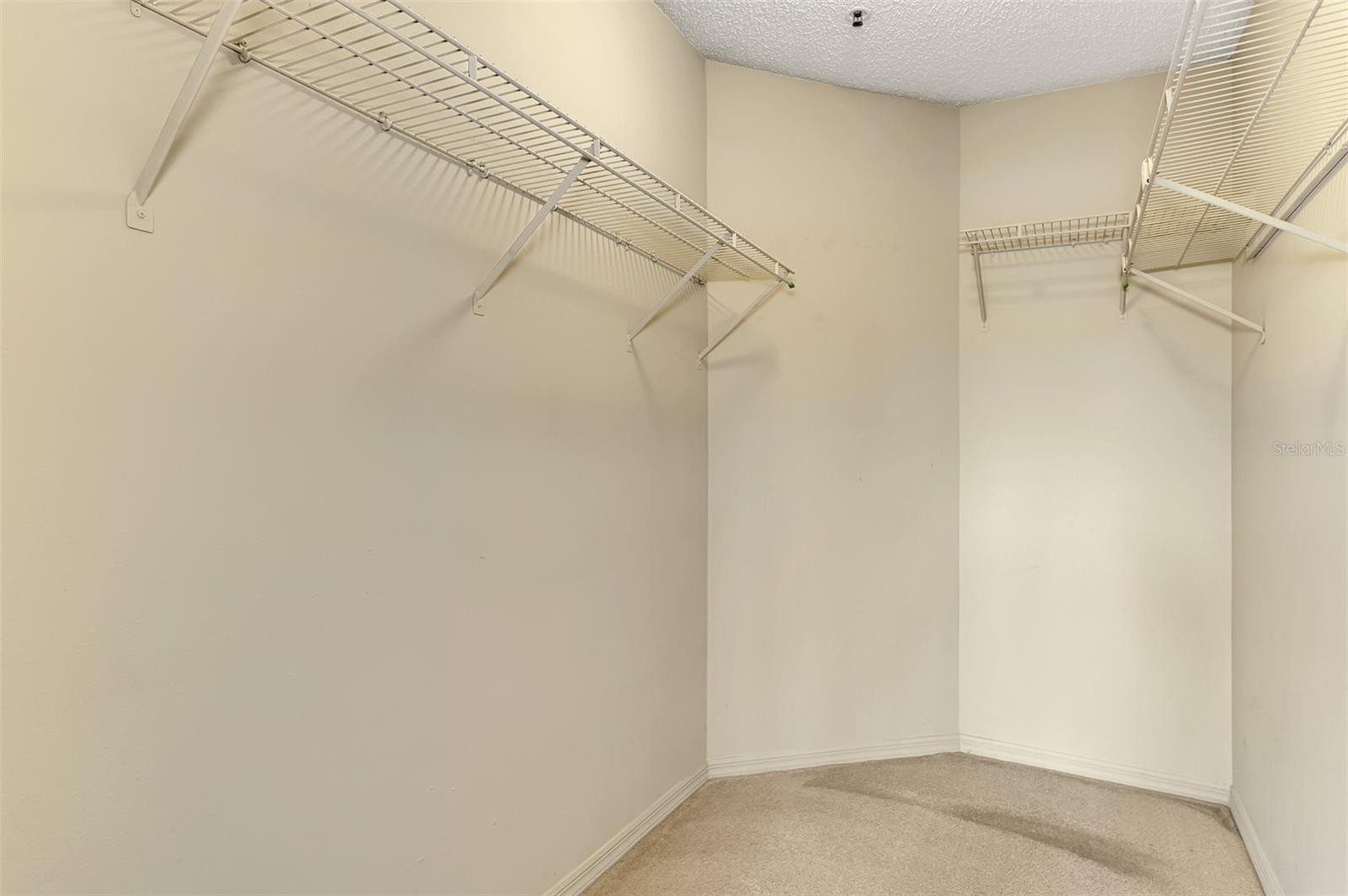 VINTAGE GRAND - Residential