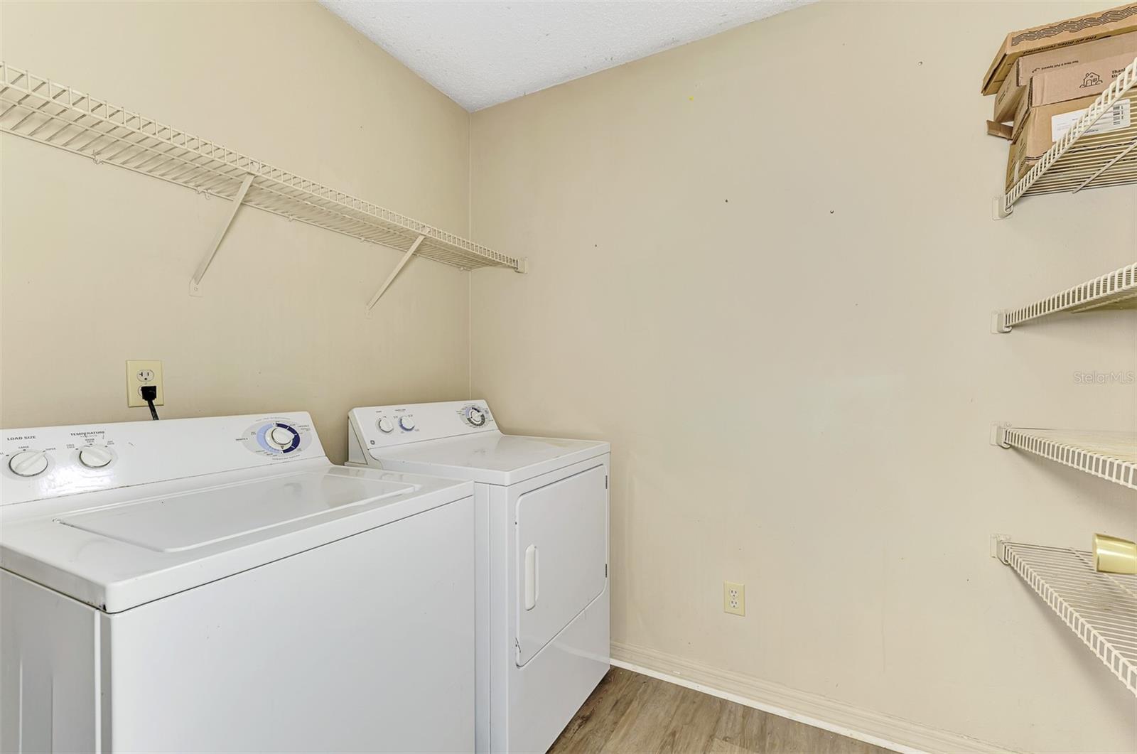 VINTAGE GRAND - Residential