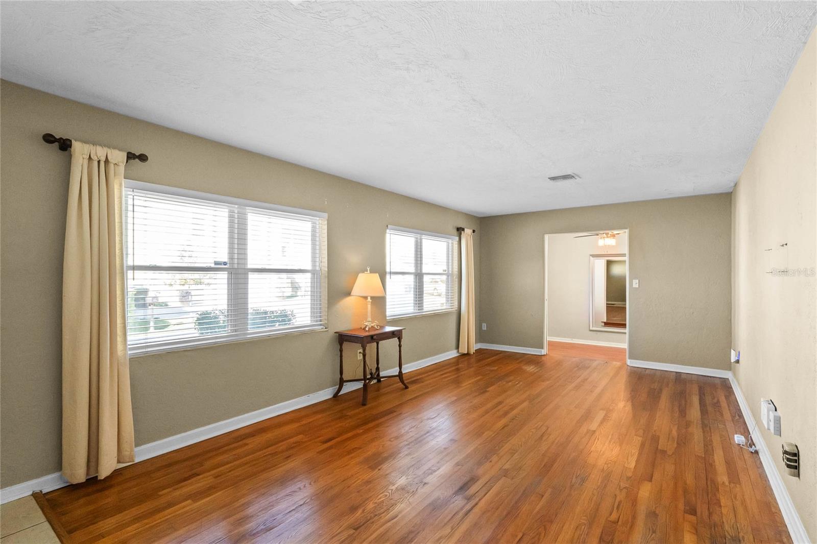 4321 SUMMER LANE