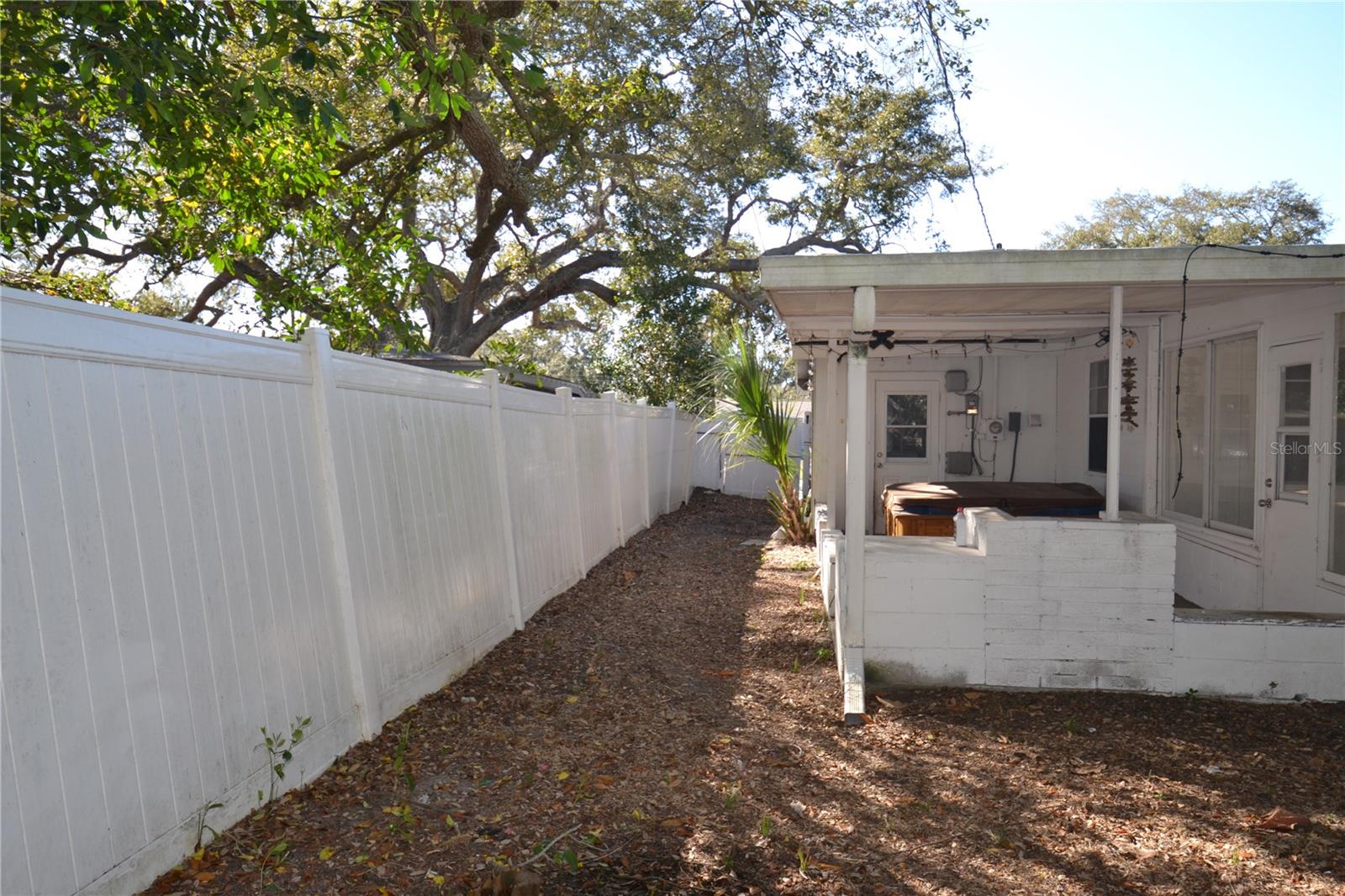 SOUTHERN COMFORT HOMES UNIT 1-A - Residential Lease