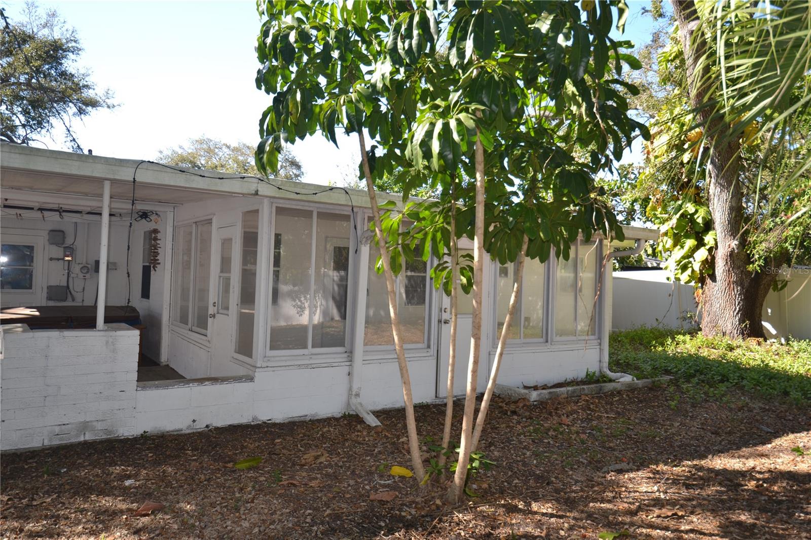 SOUTHERN COMFORT HOMES UNIT 1-A - Residential Lease