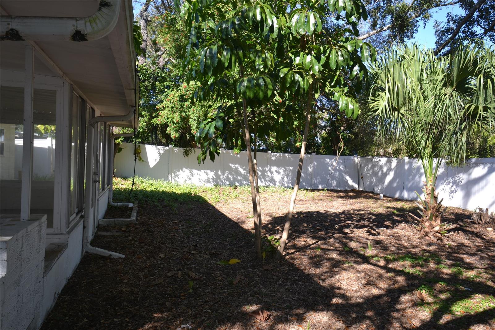 SOUTHERN COMFORT HOMES UNIT 1-A - Residential Lease