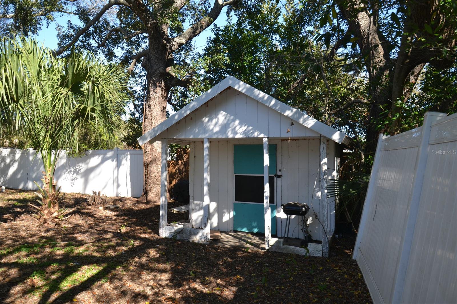 SOUTHERN COMFORT HOMES UNIT 1-A - Residential Lease