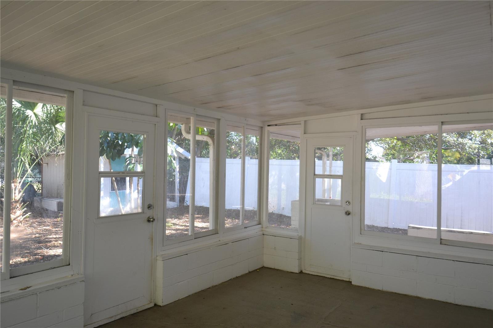 SOUTHERN COMFORT HOMES UNIT 1-A - Residential Lease