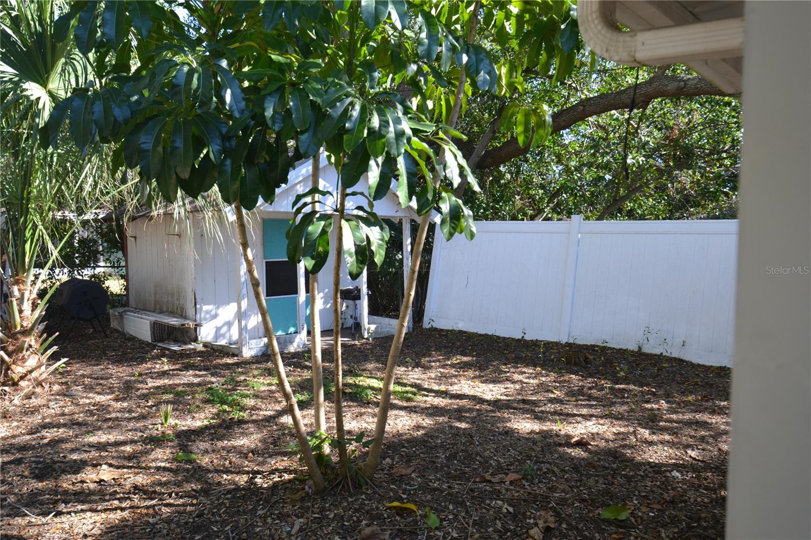 SOUTHERN COMFORT HOMES UNIT 1-A - Residential Lease