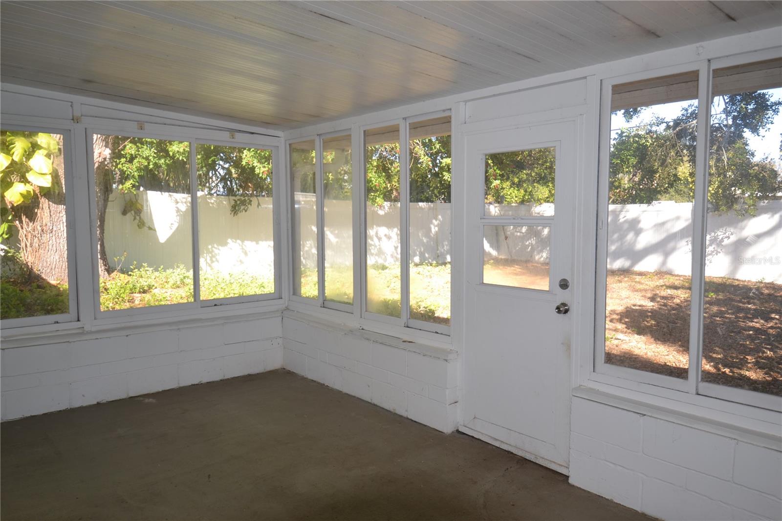 SOUTHERN COMFORT HOMES UNIT 1-A - Residential Lease