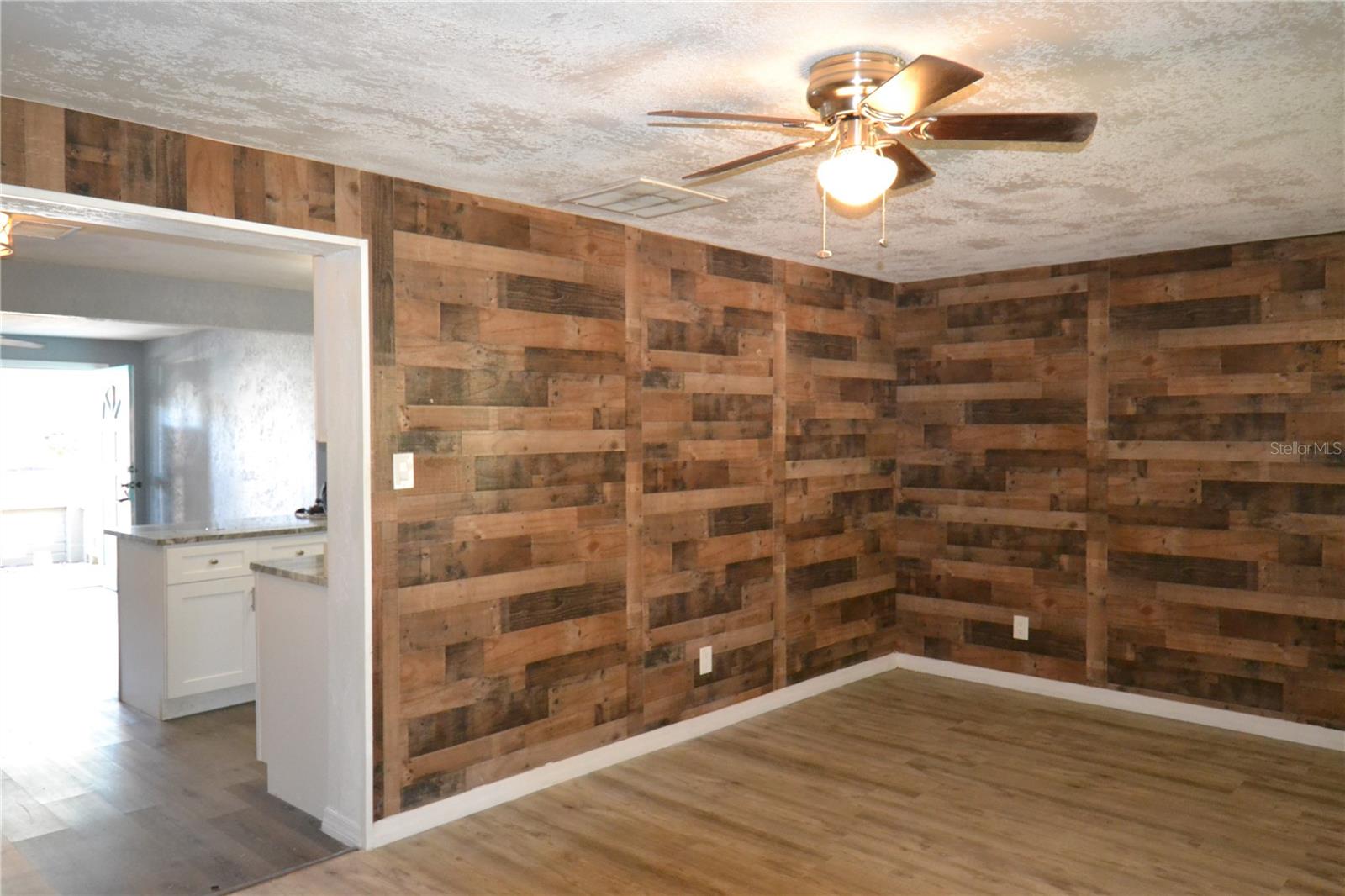 SOUTHERN COMFORT HOMES UNIT 1-A - Residential Lease