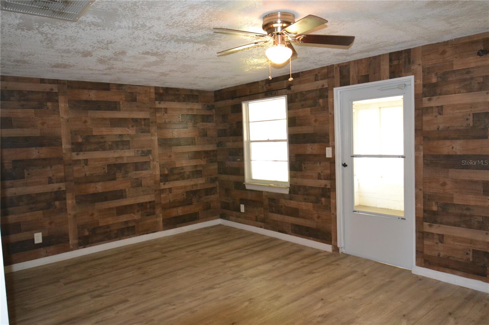 SOUTHERN COMFORT HOMES UNIT 1-A - Residential Lease