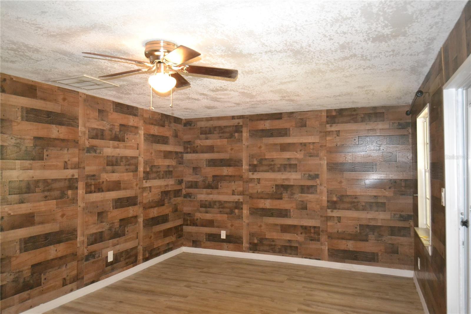 SOUTHERN COMFORT HOMES UNIT 1-A - Residential Lease