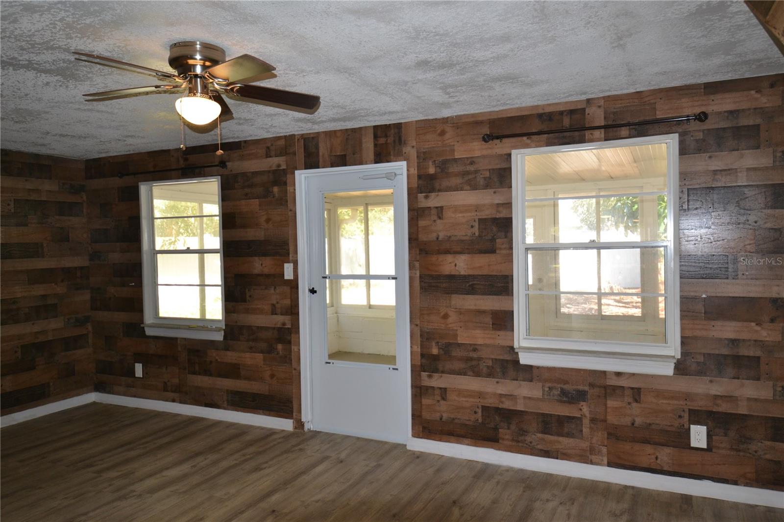 SOUTHERN COMFORT HOMES UNIT 1-A - Residential Lease