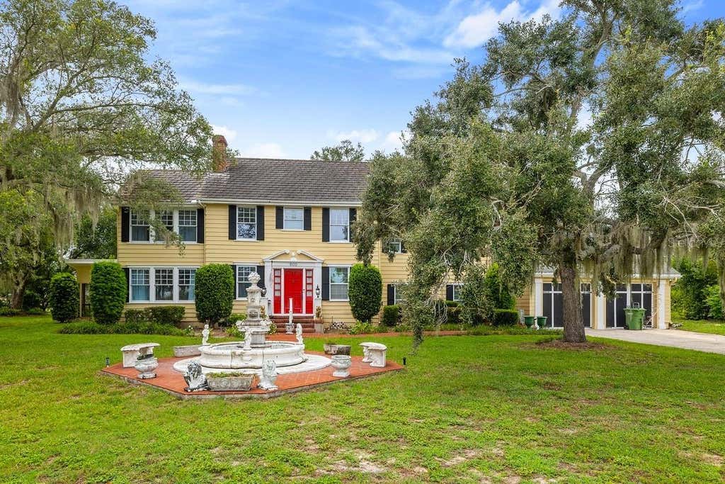 Photo of 800 W Lake Elbert Drive NE, Winter Haven, FL 33881 (MLS # TB8535903)