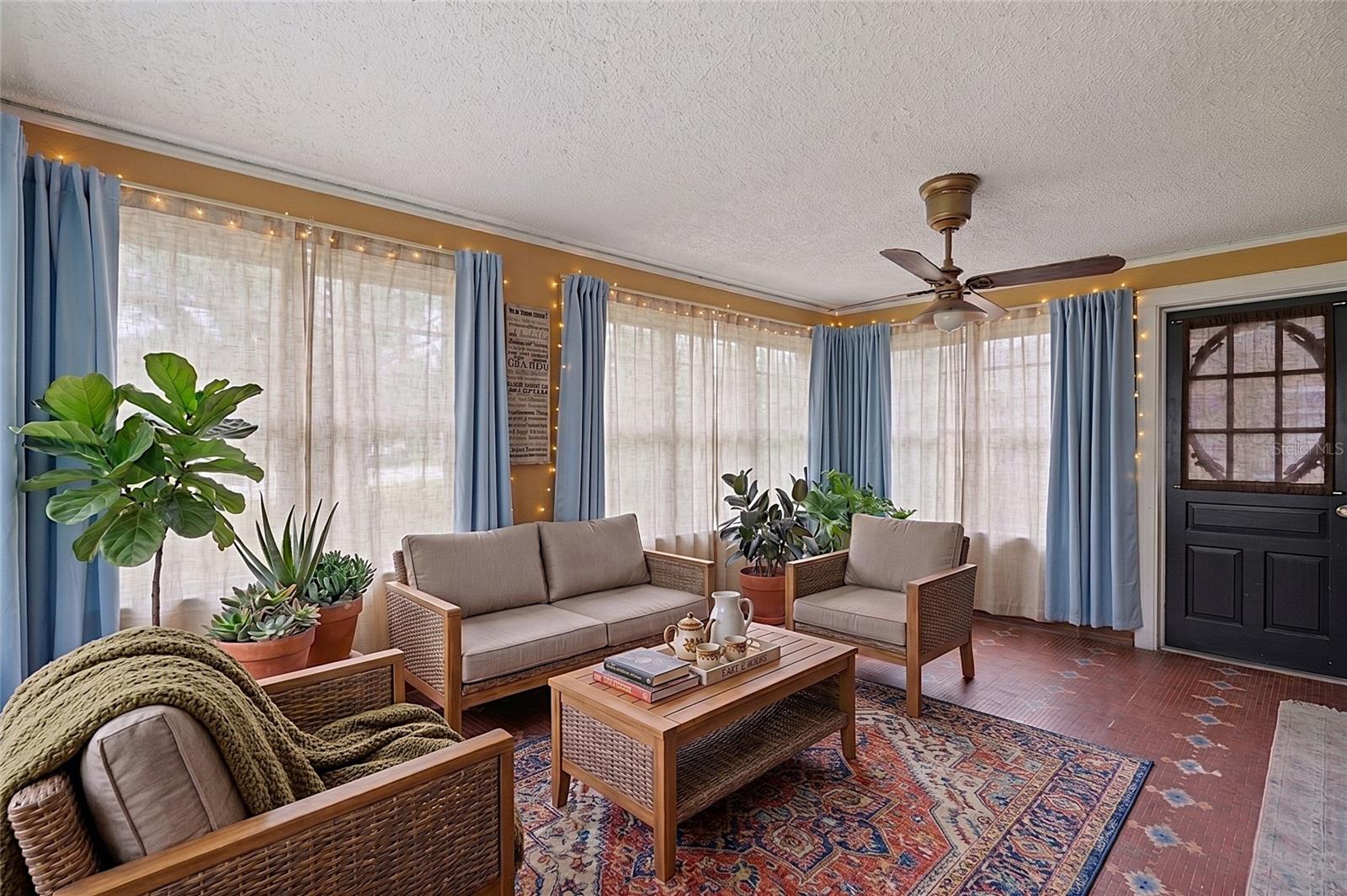 800 W LAKE ELBERT DRIVE NE