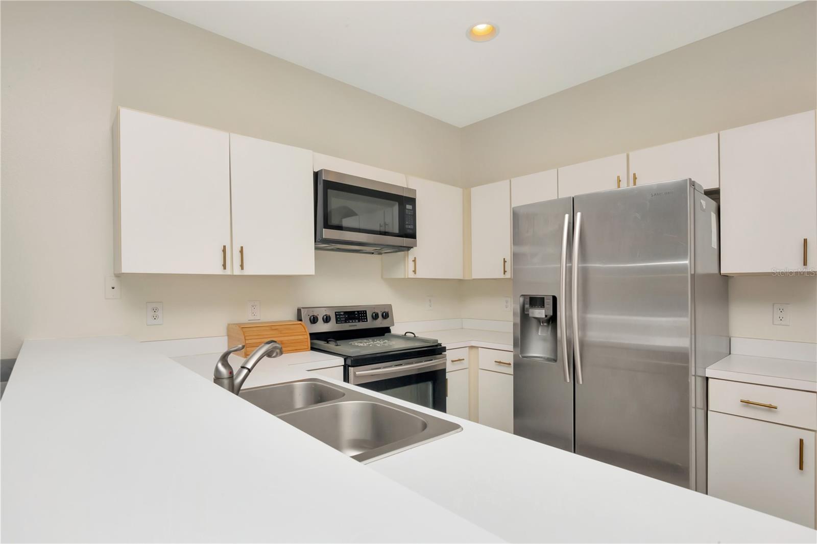 KINGS LAKE TWNHMS - Residential