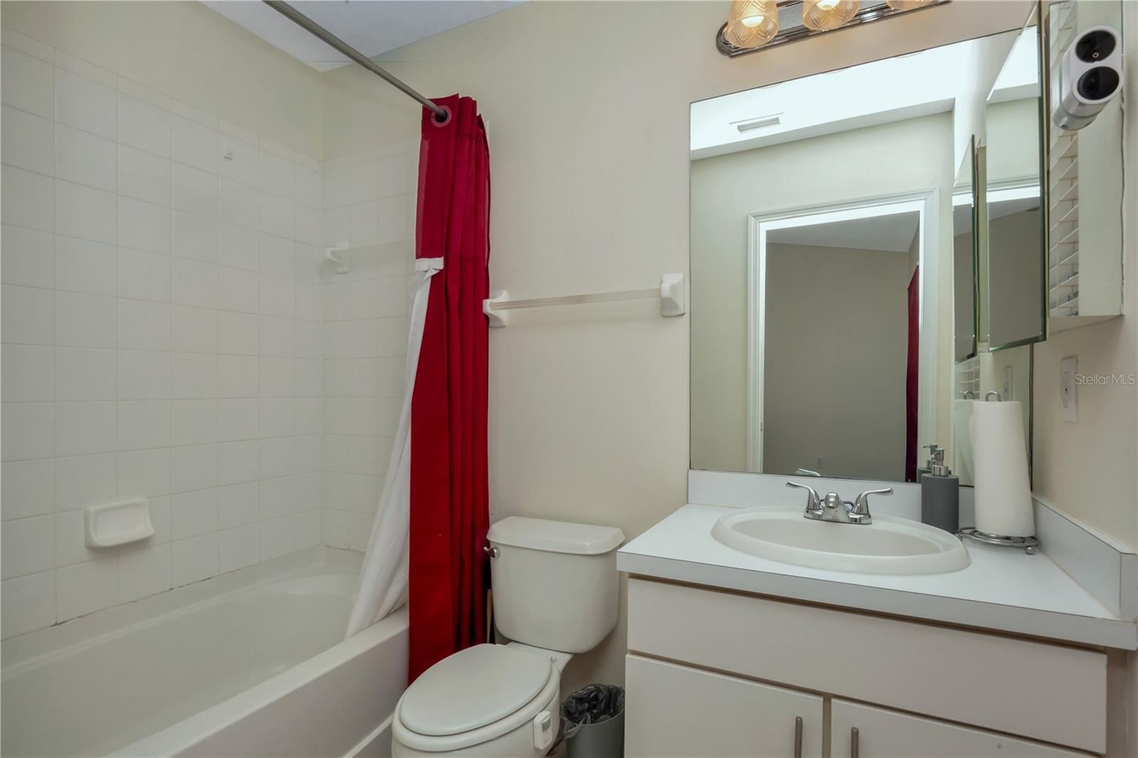 KINGS LAKE TWNHMS - Residential