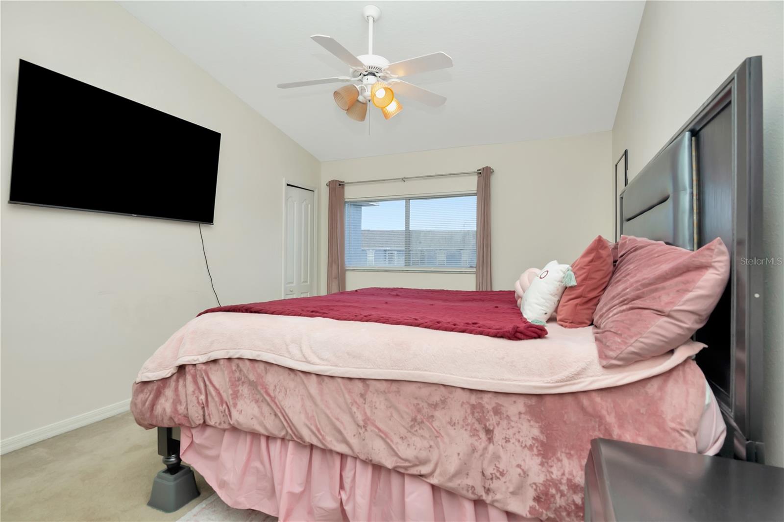 KINGS LAKE TWNHMS - Residential