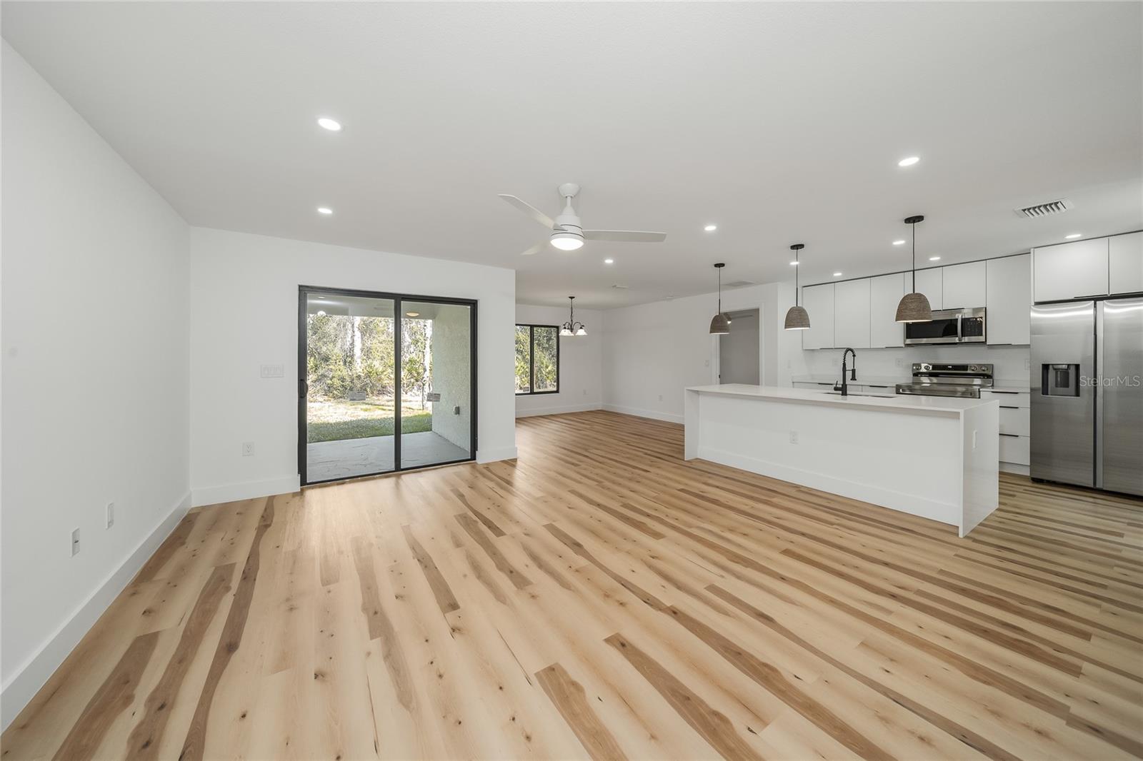 15460 CHAMBERLAIN BOULEVARD