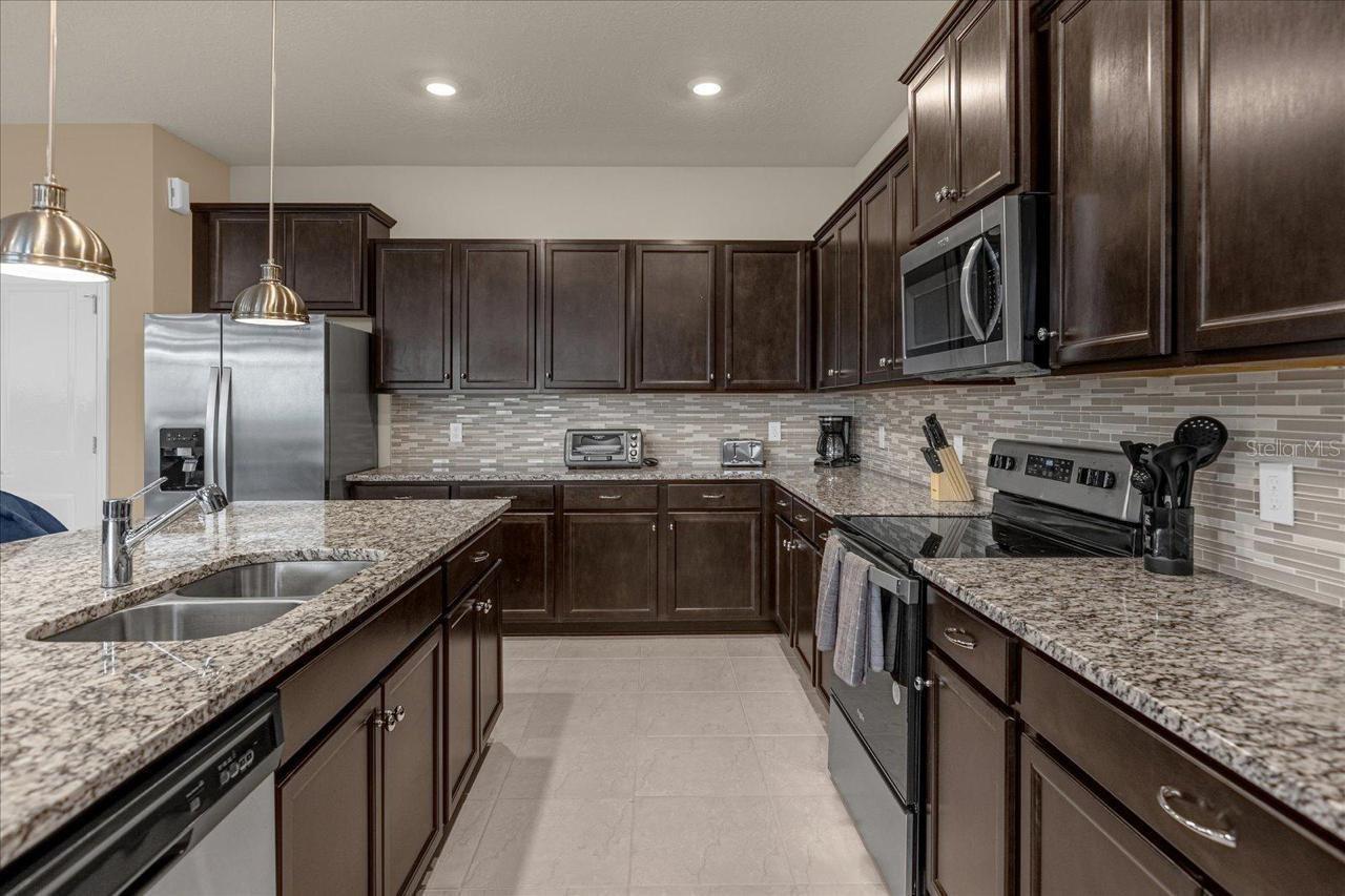 3209 LILAC WAY