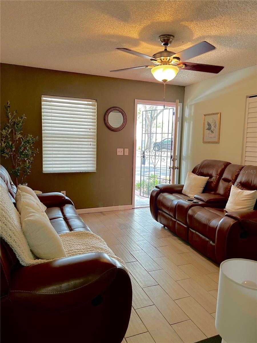13 W MARBRISA WAY