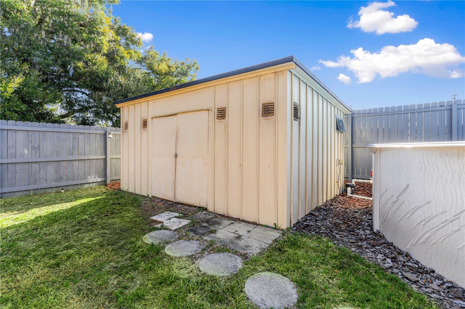 LEESBURG HOLLYWOOD HEIGHTS - Residential