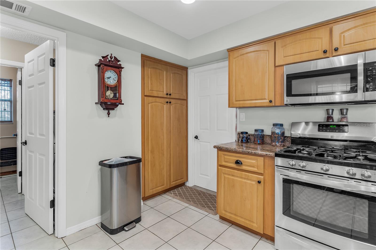 LEESBURG HOLLYWOOD HEIGHTS - Residential