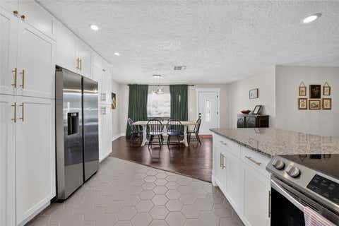 Tiny photo for 1428 SE 9th Avenue, Ocala, FL 34471 (MLS # OM729160)