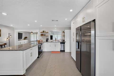 Tiny photo for 1428 SE 9th Avenue, Ocala, FL 34471 (MLS # OM729160)