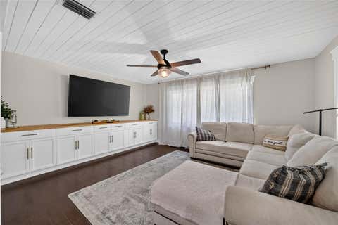 Tiny photo for 1428 SE 9th Avenue, Ocala, FL 34471 (MLS # OM729160)