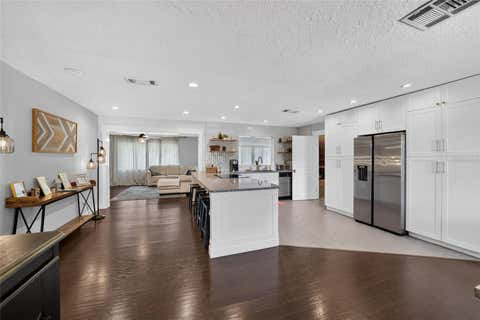 Tiny photo for 1428 SE 9th Avenue, Ocala, FL 34471 (MLS # OM729160)
