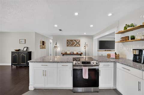 Tiny photo for 1428 SE 9th Avenue, Ocala, FL 34471 (MLS # OM729160)