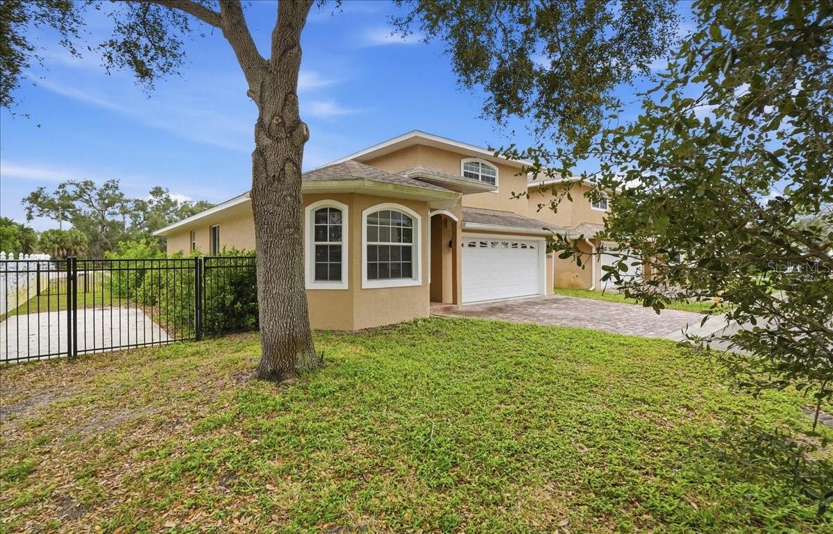 THE ENCLAVE OF WEBBERLIN PLACE - Residential